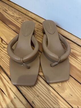 & other stories Women's Tan Square-Toe Padded Thong Sandals